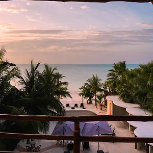 4* Hotel Beachfront Hotel Boutique Dk